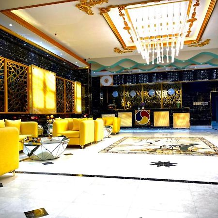 Asian Hotel ดักม์ ภายนอก รูปภาพ