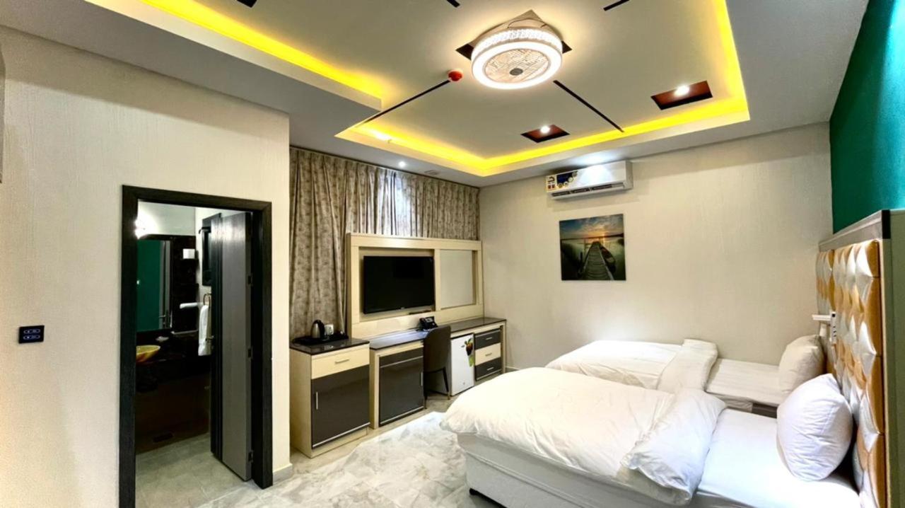 Asian Hotel ดักม์ ภายนอก รูปภาพ